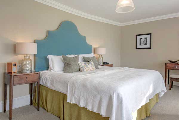 Alexandra Hotel - Counterss Room 12 09_09_25-01 (2).jpg