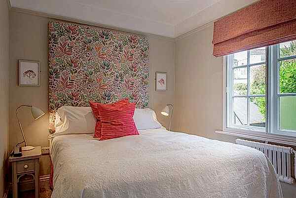 Alexandra Hotel - Room 8 20_06_25-3 edit.jpg