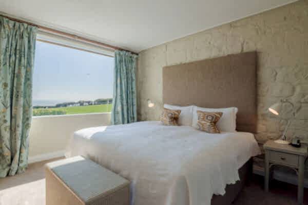GOULD Alexandra Hotel - Room 17 18_03_25-5 edit.jpg