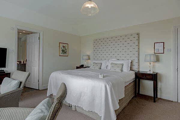 HINTON Alexandra Hotel - Room 19 19_03_25-2a.jpg