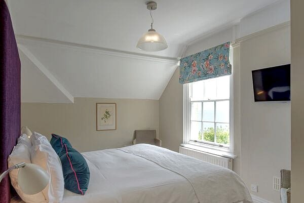 thumbnail_Alexandra Hotel - Room 26 23_06_25-01.jpg