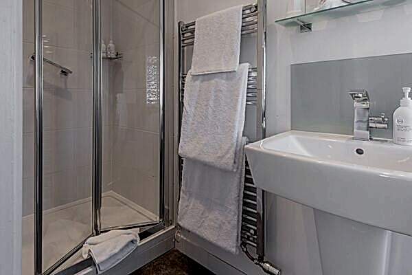 HARRIS Alexandra Hotel - Garden Room 18_03_25-5.jpg